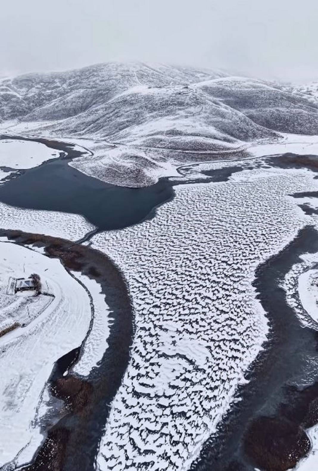 Torosların kalbinde, Konya sınırında yer alıyor! Beyaz örtüsüyle büyüledi 2